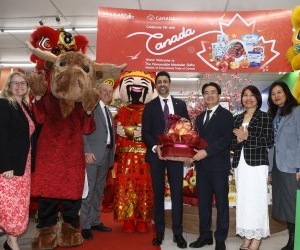 Canada’s Minister of International Trade Visits BRGMart Pham Ngoc Thach Supermarket