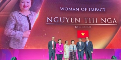Madame Nguyen Thi Nga, Chairman of BRG Group honored with Woman of